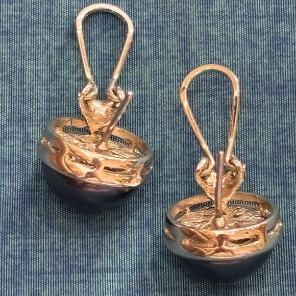 Grey Pearl Style Earring in Bezel Setting - Picture 6 of 9